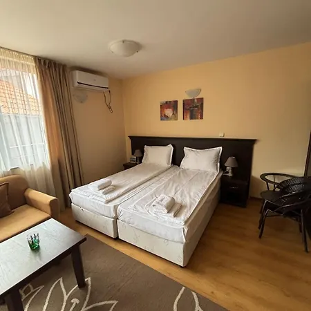 Apartman Royal Park Home2host *